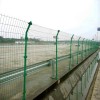 高速公路护栏网供应商 定制护栏网体育场铁丝围网 现货双边丝